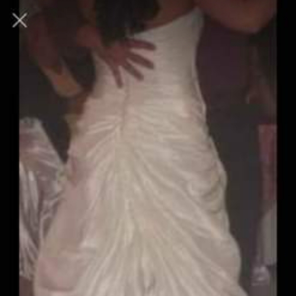 Ramona Keveza Wedding Dress 2009 - Picture 4 of 12